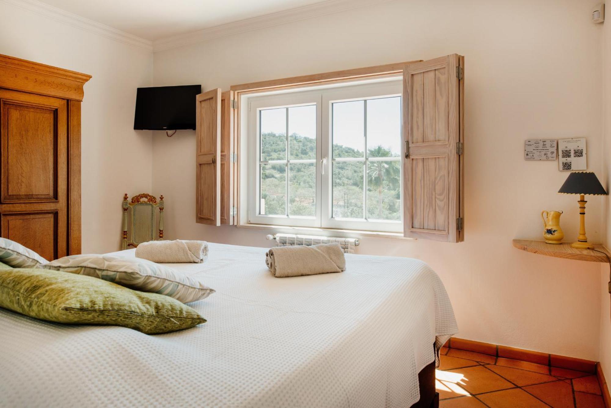 Bed and Breakfast Entrecolinas Paderne  Esterno foto