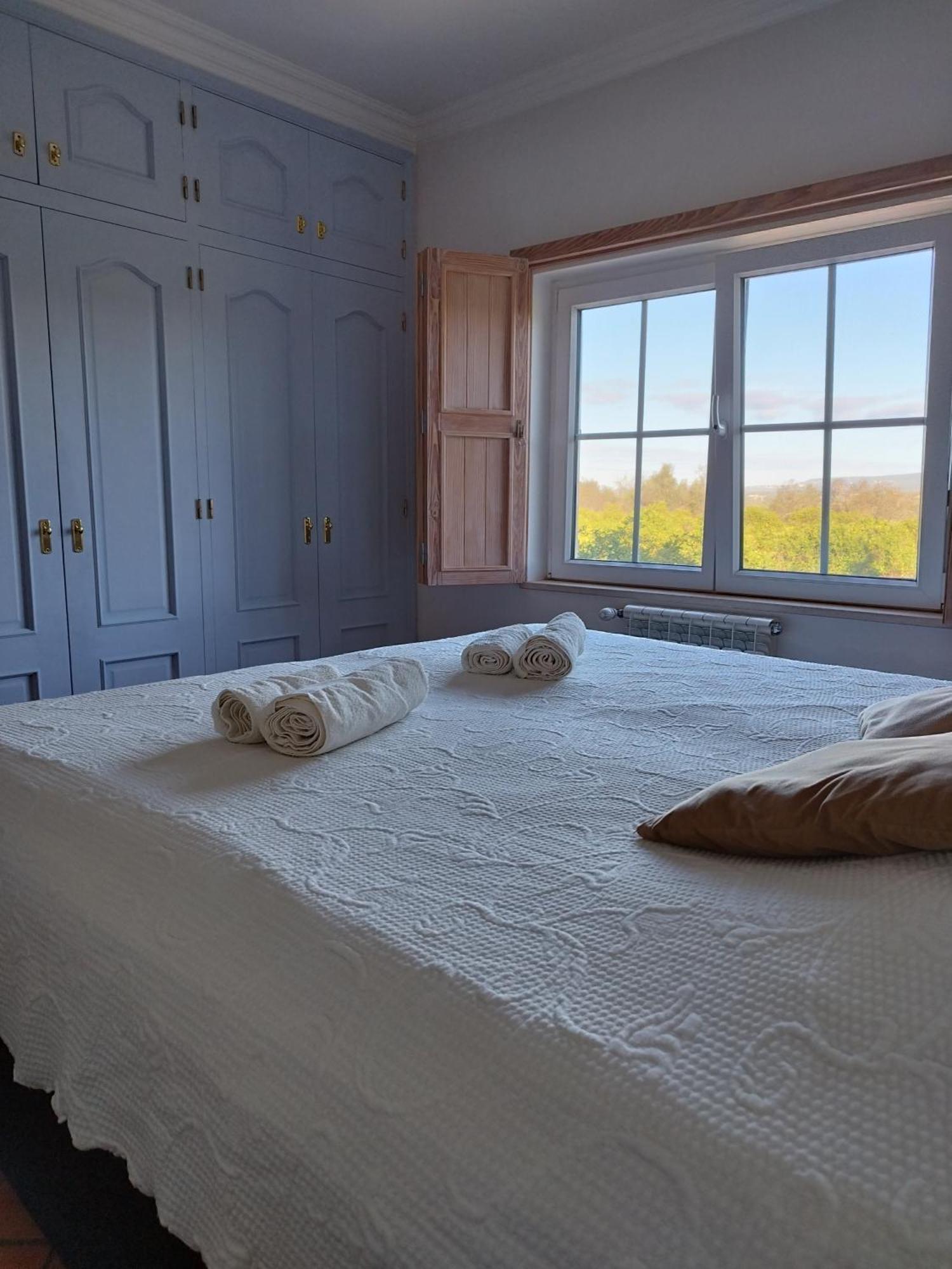 Bed and Breakfast Entrecolinas Paderne  Esterno foto