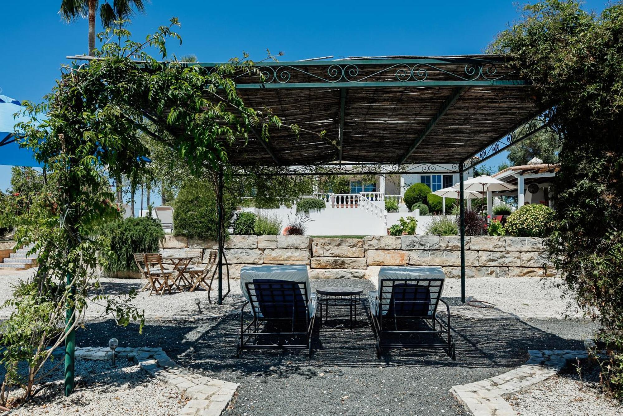 Bed and Breakfast Entrecolinas Paderne  Esterno foto